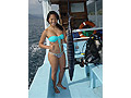 Putri Pariwisata Indonesia - Melissa Putri Latar dengan ikan raja